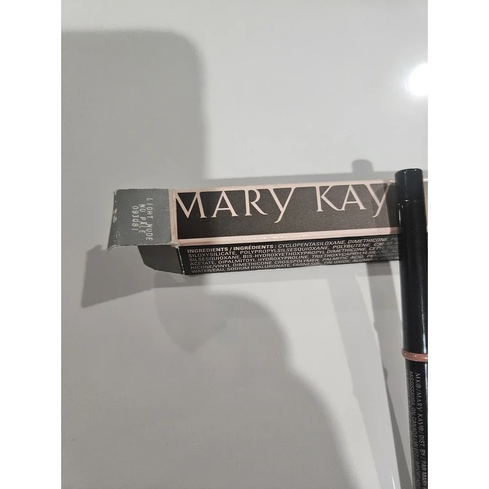 Mary Kay Lip Liner Light Nude New